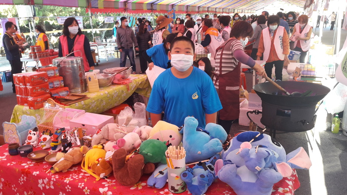 學生義賣物品